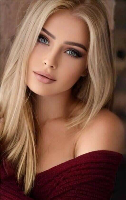 BLONDE BOMBSHELLS