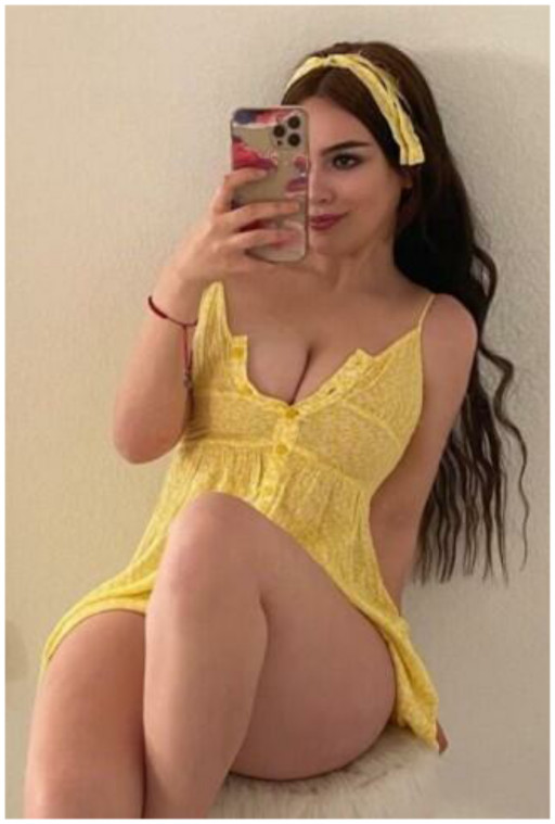 SELFIE GIRLS