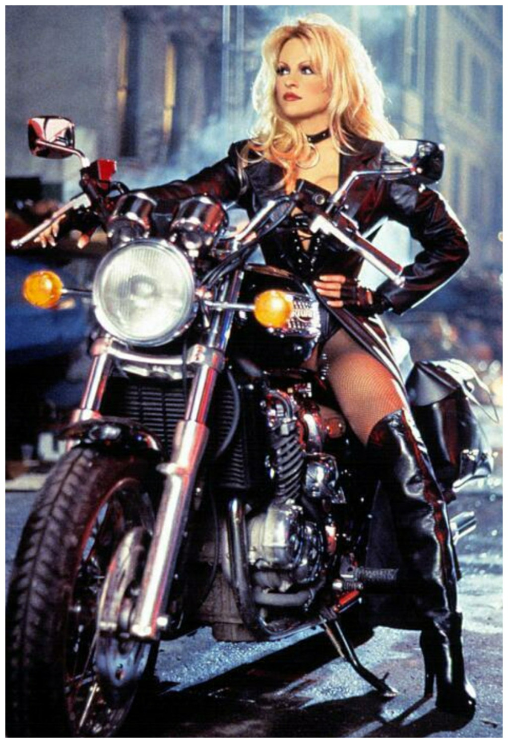 OUTLAW GIRL ☆ PAM ANDERSON