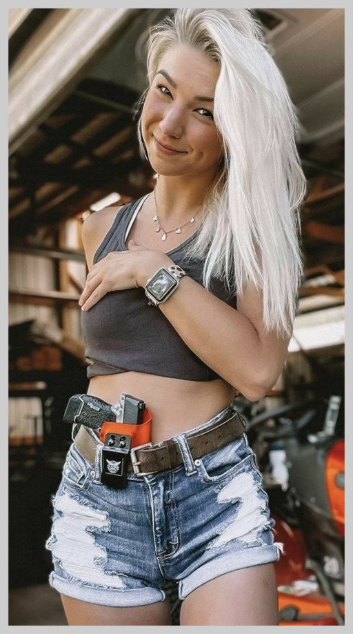 GUNS & GIRLS