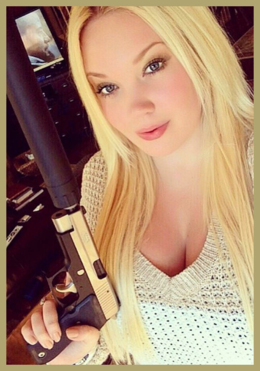 GUNS & GIRLS