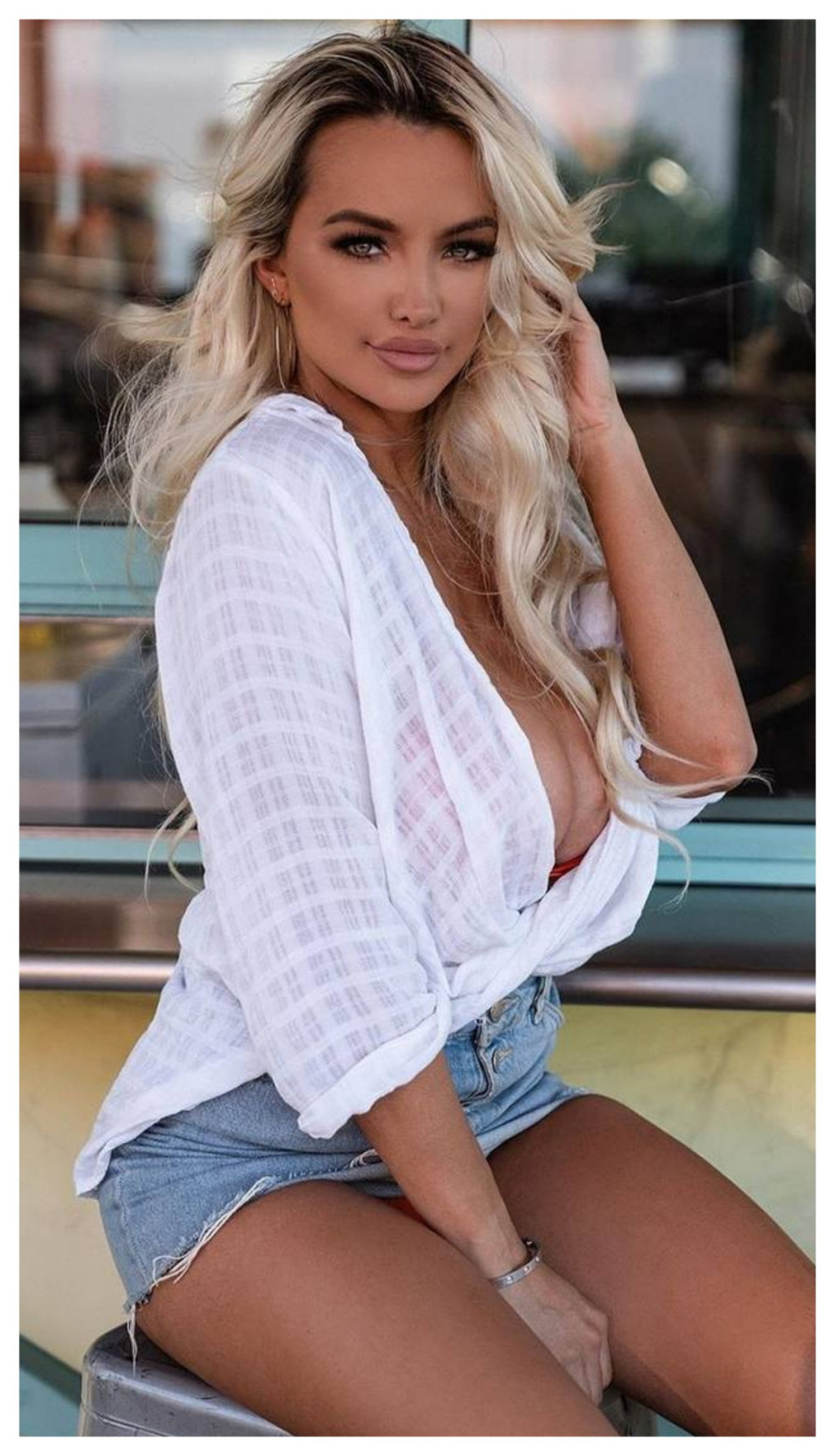 OUTLAW GIRL ☆ LINDSEY PELAS
