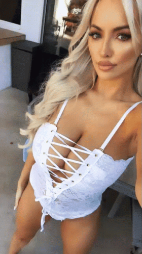 OUTLAW GIRL ☆ LINDSEY PELAS